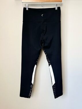 Zyia Light n Tight Crops Leggings